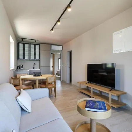 Appartamento In With House Sea View